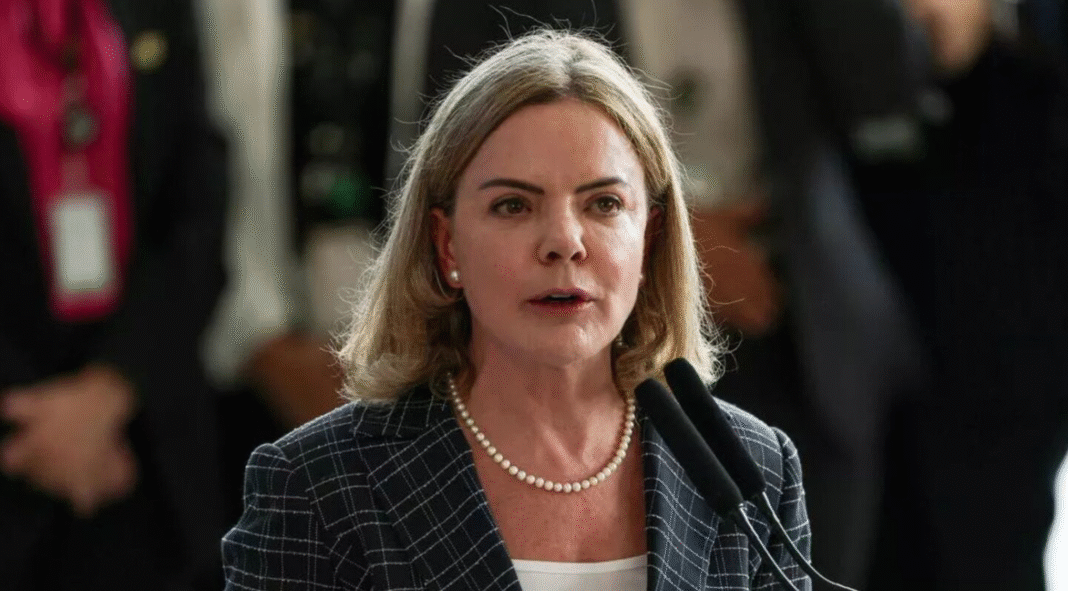 As declarações ocorrem um dia após o governo norte-americano incluir o nome de Moraes na lista de sancionados por supostas violações de direitos humanos, medida que prevê, entre outras punições, o congelamento de bens e contas bancárias nos EUA (Foto: X)