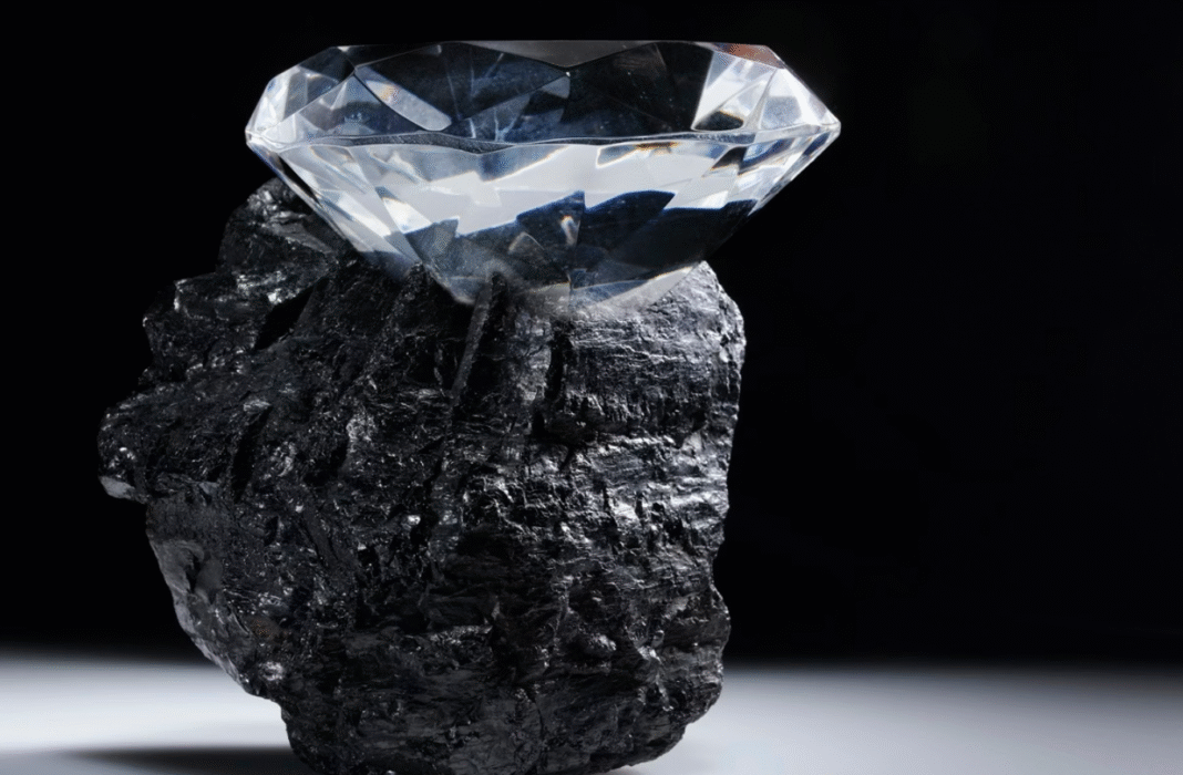Um grupo de pesquisadores chineses conseguiu criar em laboratório uma versão inédita de diamante hexagonal, também conhecido como lonsdaleíta, mineral até então encontrado apenas em meteoritos (Foto: X)