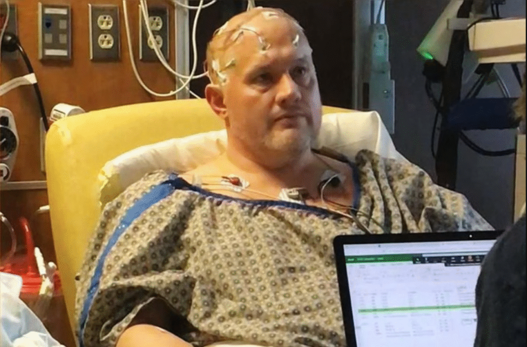 Após mais de 30 anos convivendo com uma depressão severa e resistente a tratamentos, um homem de 44 anos, nos Estados Unidos, relatou ter experimentado alegria pela primeira vez graças a uma técnica experimental de estimulação cerebral (Foto: X)