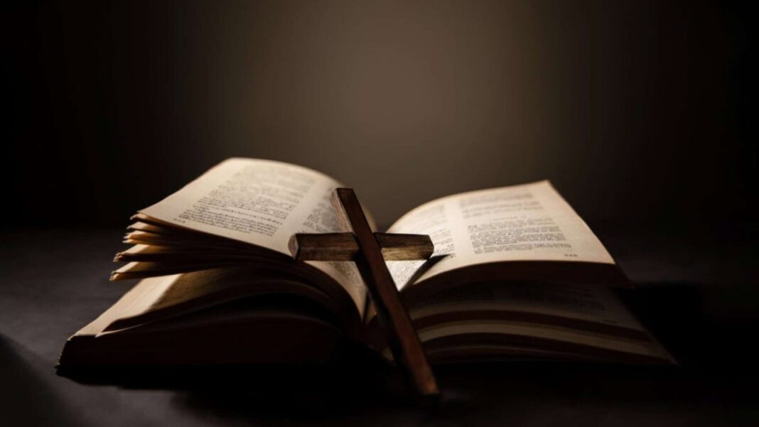 Uma inteligência artificial desenvolvida pela empresa Longbeard, nos Estados Unidos, promete oferecer conselhos espirituais com base nos ensinamentos da Igreja Católica (Foto: X)