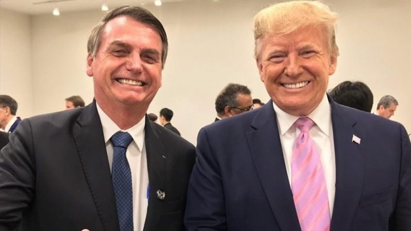 A decisão do ministro Alexandre de Moraes, do Supremo Tribunal Federal (STF), de decretar a prisão domiciliar de Jair Bolsonaro repercutiu internacionalmente (Foto: X)