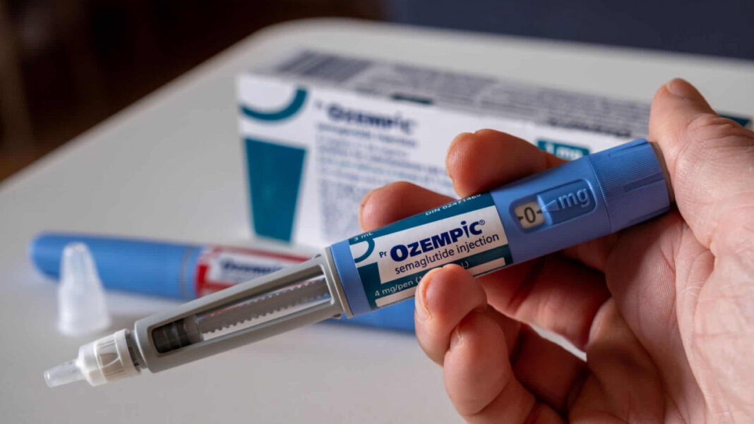 A expectativa da EMS é distribuir 250 mil canetas até o fim de 2025 e chegar a 500 mil unidades até agosto de 2026 (Foto:X)
