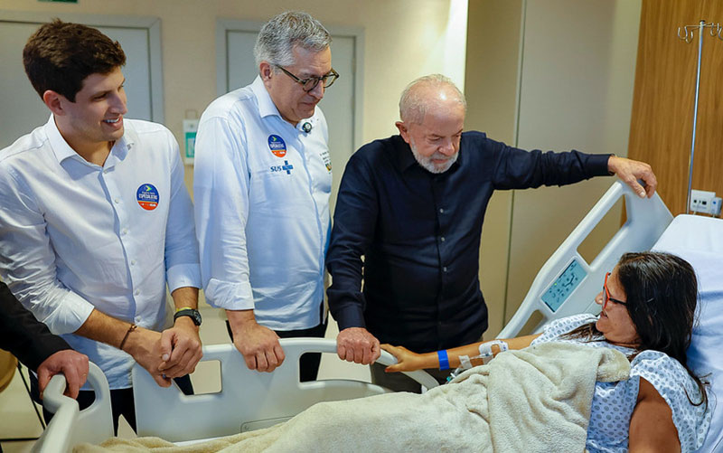 O governo federal deu início, nesta quinta-feira (14/8), a um programa que permite a pacientes do Sistema Único de Saúde (SUS) realizarem consultas, exames e cirurgias em hospitais privados, sem custo ao usuário, por meio da conversão de dívidas de operadoras de planos de saúde em prestação de serviços (Foto: X)