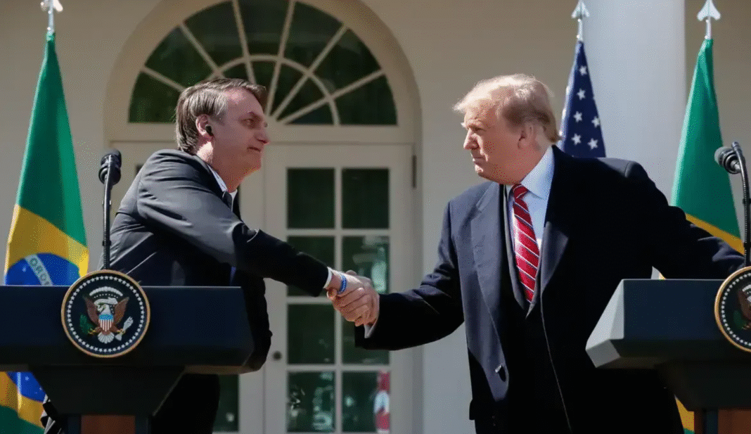 O presidente dos Estados Unidos, Donald Trump, comentou nesta quinta-feira (11/9) a decisão do Supremo Tribunal Federal (STF) que formou maioria pela condenação do ex-presidente Jair Bolsonaro (PL) por tentativa de golpe de Estado (Foto: X)