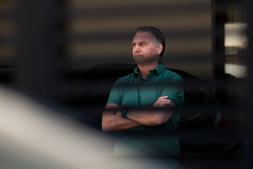 O ministro Alexandre de Moraes, do Supremo Tribunal Federal (STF), autorizou uma série de visitas ao ex-presidente Jair Bolsonaro (PL), que cumpre prisão domiciliar em Brasília (Foto: X)