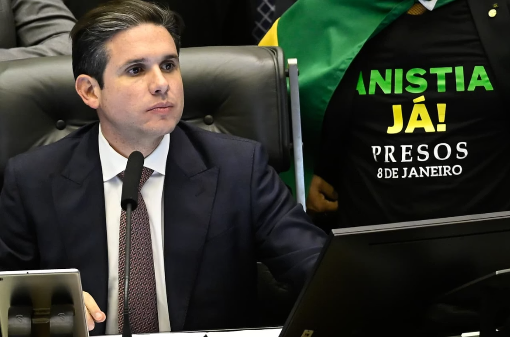 A Câmara dos Deputados aprovou, nesta quarta-feira (17/9), o requerimento de urgência do Projeto de Lei da Anistia, acelerando o processo de tramitação e permitindo que o texto seja votado diretamente em plenário, sem passar por comissões temáticas (Foto: X)