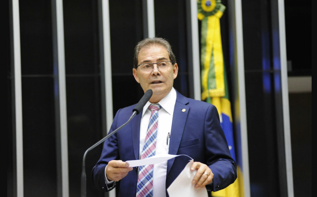 O deputado federal Paulinho da Força (Solidariedade-SP), escolhido para relatar o Projeto de Lei 2.162/2023 sobre a anistia do 8 de Janeiro, afirmou nesta quinta-feira (18/9) que trabalha para levar a proposta ao plenário da Câmara já na próxima semana (Foto: X)
