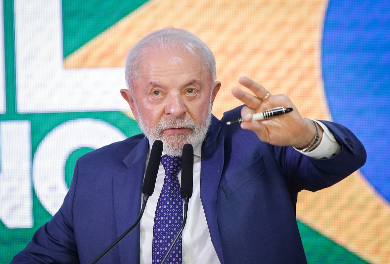 O presidente Luiz Inácio Lula da Silva (PT) preferiu não se comprometer publicamente sobre a possibilidade de anistia ao ex-presidente Jair Bolsonaro (PL) e aos condenados pelos atos de 8 de janeiro (Foto: X)