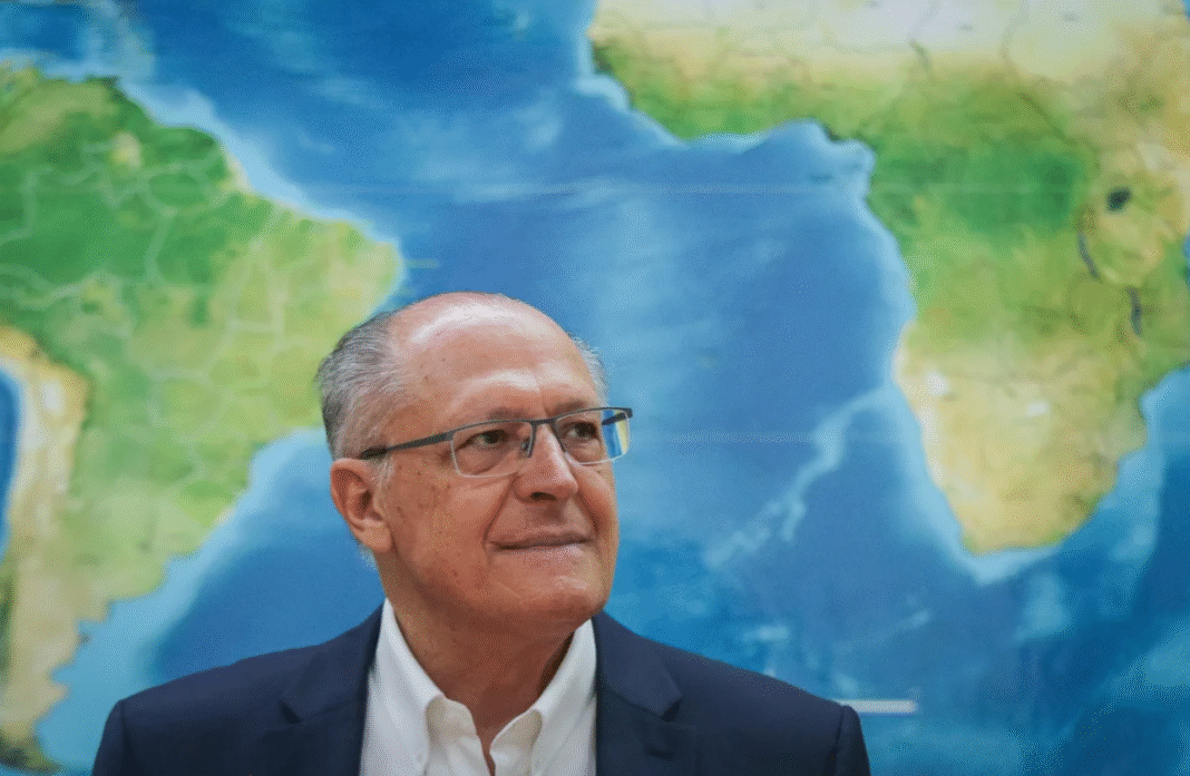 O vice-presidente Geraldo Alckmin (PSB) declarou nesta segunda-feira (29/9) que vê com otimismo a aproximação entre o presidente Luiz Inácio Lula da Silva (PT) e o norte-americano Donald Trump (Foto: X)