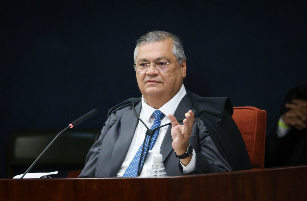 Durante o julgamento da trama golpista de 2022 no Supremo Tribunal Federal (STF), o ministro Flávio Dino fez uma comparação direta com o golpe militar de 1964 (Foto: X)