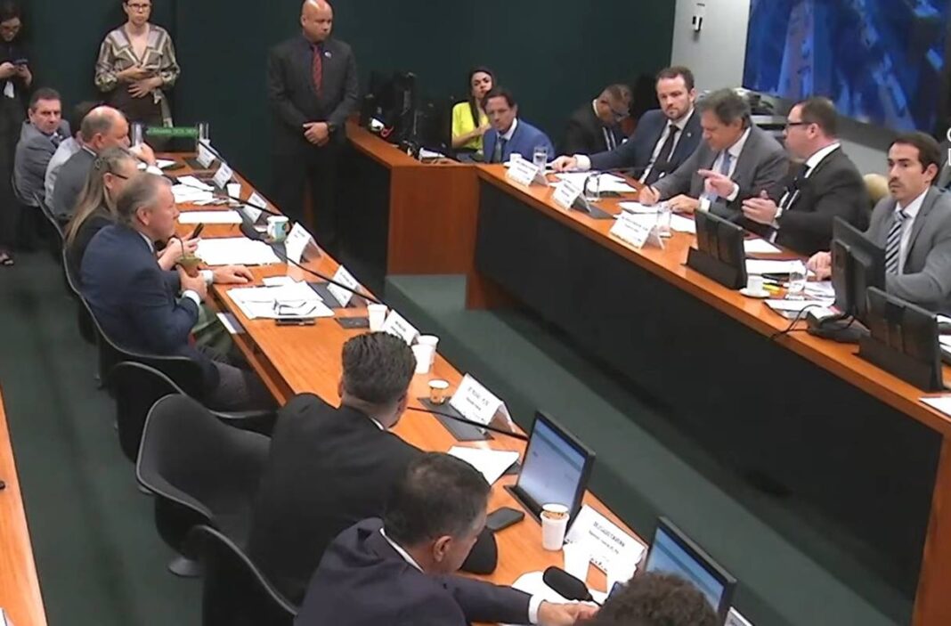 A audiência pública da Comissão de Agricultura da Câmara dos Deputados, nesta quarta-feira (24/9), terminou em troca de farpas entre parlamentares da oposição e o ministro da Fazenda, Fernando Haddad (Foto: X)