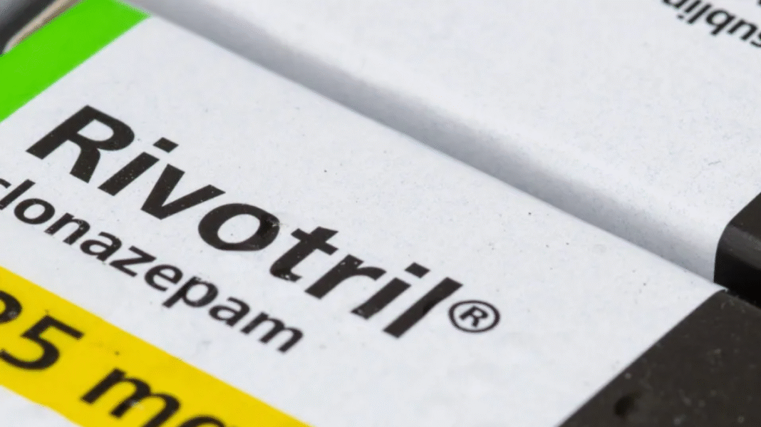 O Rivotril, um dos medicamentos mais prescritos no Brasil, desapareceu das prateleiras em suas apresentações de gotas (2,5 mg/mL) e comprimidos sublinguais (0,25 mg) (Foto: X)