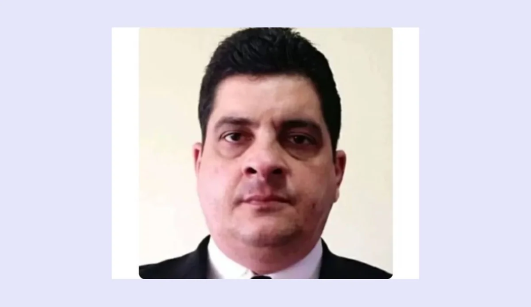 O ex-assessor do ex-presidente Jair Bolsonaro (PL), Filipe Martins, enviou uma carta manuscrita ao ministro Alexandre de Moraes, do Supremo Tribunal Federal (STF), solicitando que seus advogados de confiança retomem sua defesa no processo que investiga a suposta trama golpista de 2022 (Foto: X)