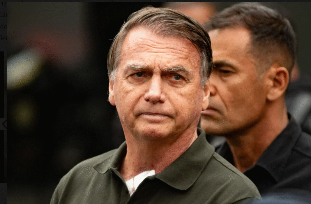 O ex-presidente Jair Bolsonaro (PL) encaminhou ao Supremo Tribunal Federal (STF) um pedido para receber a visita do ex-piloto de Fórmula 1 Nelson Piquet (Foto: X)