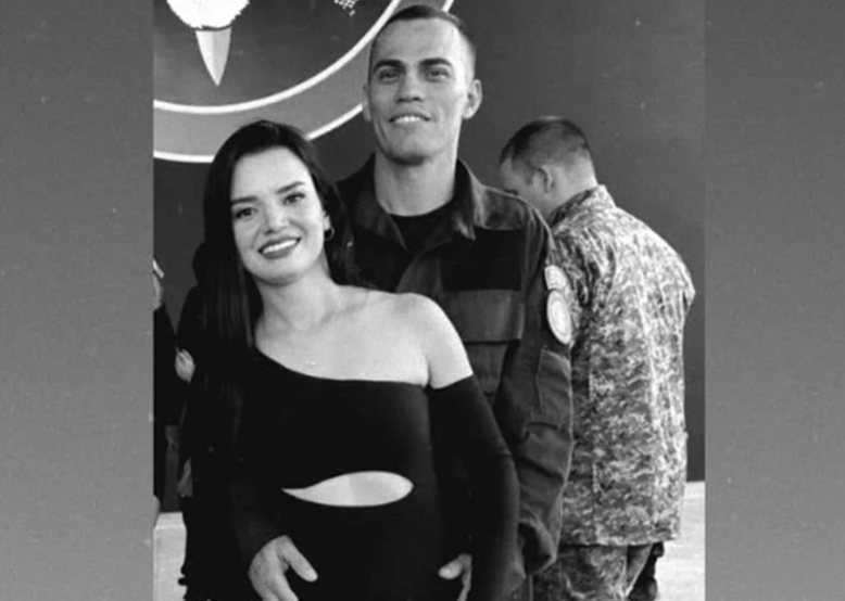 Horas antes de morrer em confronto durante a megaoperação nos complexos do Alemão e da Penha, o sargento Herbert Carvalho da Fonseca, de 39 anos, enviou uma última mensagem à esposa, Jessica Michele (Foto: X)