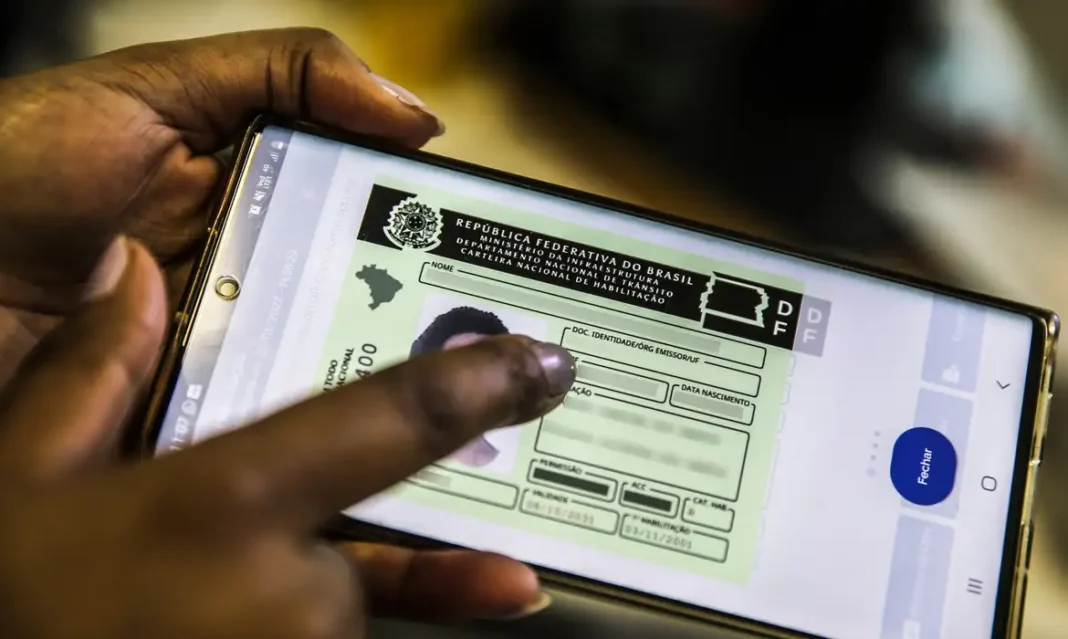 Uma possível reformulação no processo de obtenção da Carteira Nacional de Habilitação (CNH) abriu embate entre o governo federal e o setor de autoescolas (Foto: X)