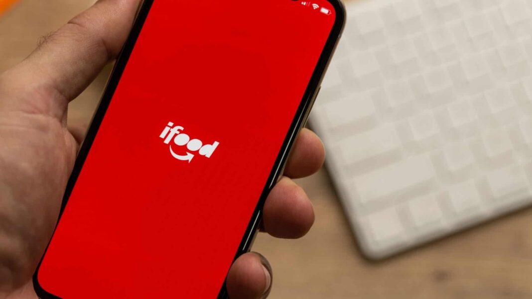 Pedir comida pode ficar ainda mais fácil — e mais rápido. O iFood apresentou seu novo modelo de inteligência artificial, o Large Commerce Model (LCM), desenvolvido em parceria com a Prosus, controladora global da plataforma (Foto: X)
