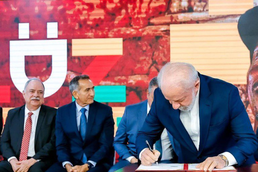 O presidente Luiz Inácio Lula da Silva sancionou nesta quarta-feira (8) a Medida Provisória que cria o programa Luz do Povo, ampliando o acesso à tarifa social de energia elétrica para famílias de baixa renda em todo o país (Foto: X)
