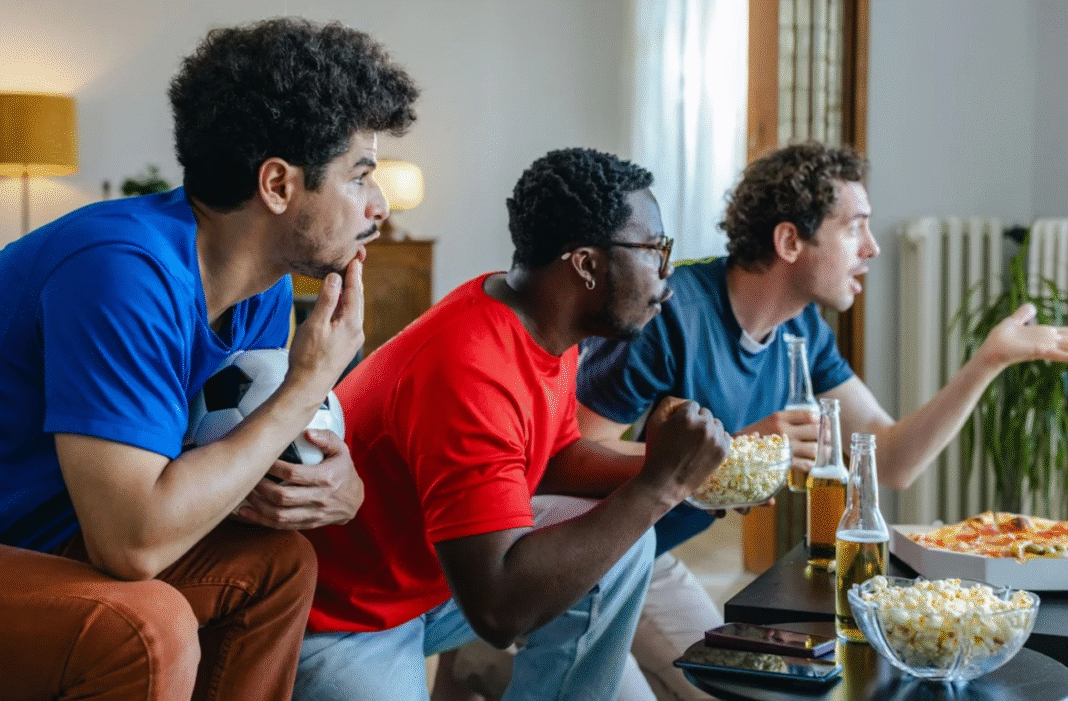 Um novo levantamento realizado pela organização norte-americana Orlando Health revelou um dado alarmante sobre o comportamento masculino: 38% dos homens afirmam preferir situações estressantes — como ver o time do coração perder ou ficar presos no trânsito — a conversar sobre a saúde da próstata (Foto: X)
