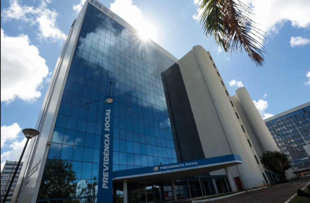 O Instituto Nacional do Seguro Social (INSS) identificou 763 mil contratos de empréstimo consignado ativos vinculados ao nome de menores de idade, com valores médios de cerca de R$ 16 mil (Foto: X)