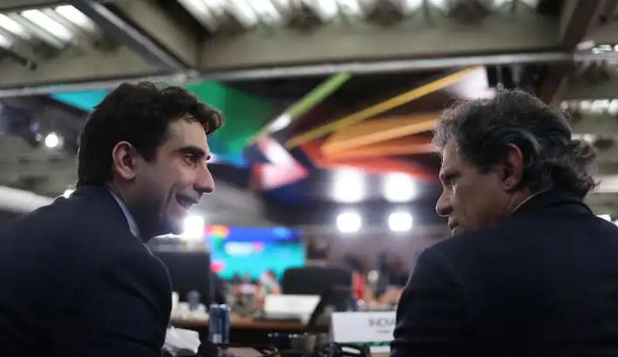 Com 2025 chegando ao fim, o cenário econômico brasileiro volta a ser marcado por incertezas (Foto: X)