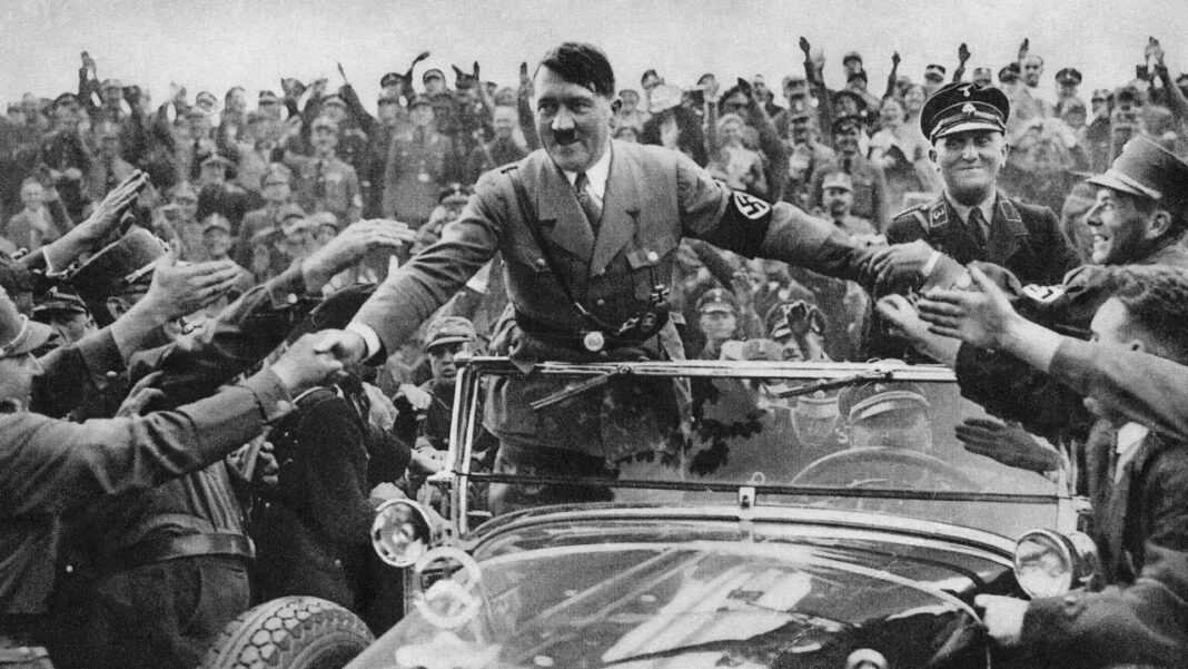 Um novo documentário britânico promete reabrir debates sobre a figura de Adolf Hitler ao apresentar supostos dados genéticos do ditador (Foto: X)