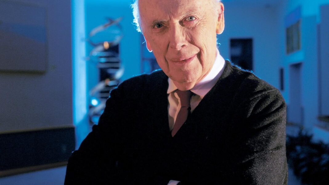O biólogo norte-americano James D. Watson, um dos mais importantes nomes da ciência no século XX e co-responsável pela descoberta da estrutura do DNA, morreu na quinta-feira (6), em East Northport, Nova York, aos 97 anos (Foto: X)