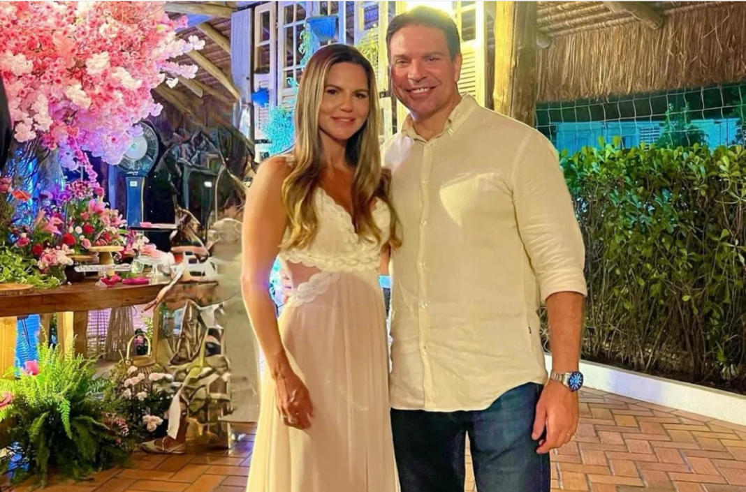 A esposa do ex-deputado Alexandre Ramagem, atualmente foragido da Justiça brasileira, afirmou nas redes sociais que o marido está desenvolvendo cursos on-line com a intenção de comercializá-los pela internet (Foto: X)