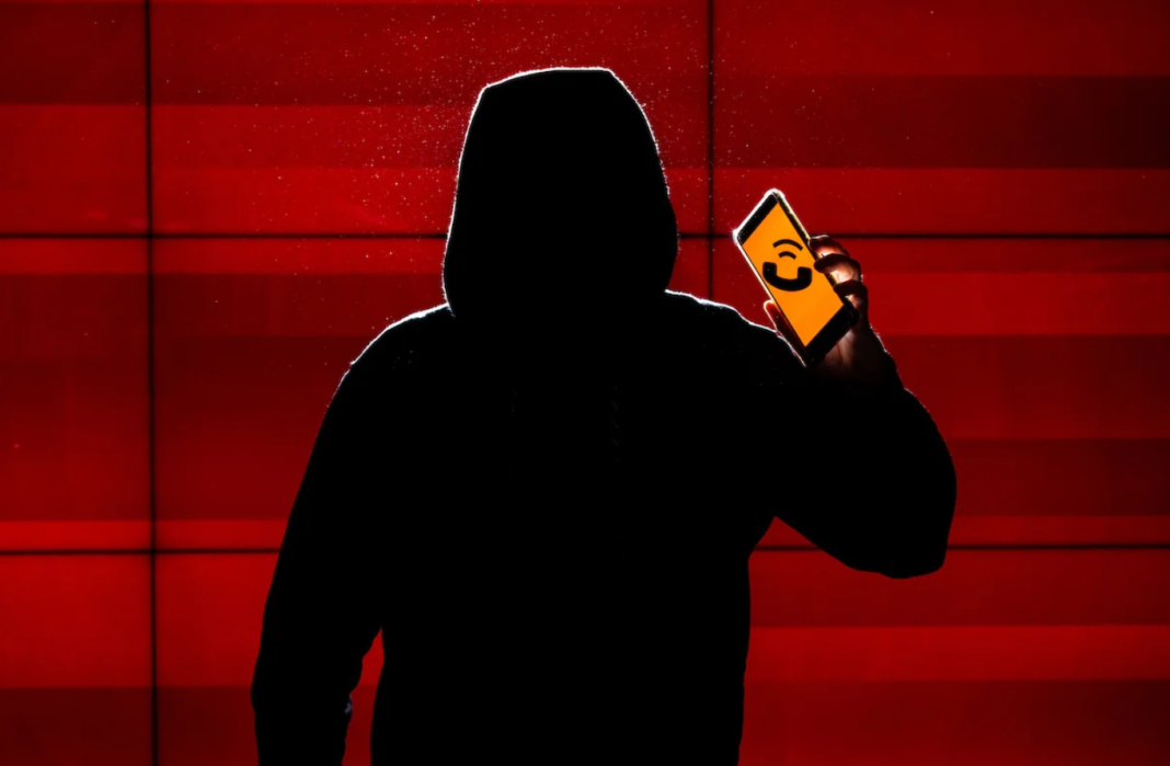 O mecanismo é simples e eficiente. A chamada parte de um número desconhecido — muitas vezes semelhante ao de bancos, empresas ou órgãos públicos — e, ao ser atendida, não apresenta nenhuma resposta imediata (Foto: X)