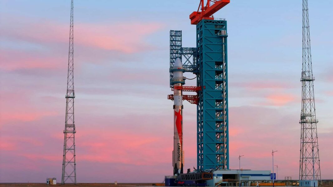 A tentativa da China de realizar seu primeiro voo orbital com pouso controlado de um foguete reutilizável ganhou um novo capítulo de incerteza (Foto: X)