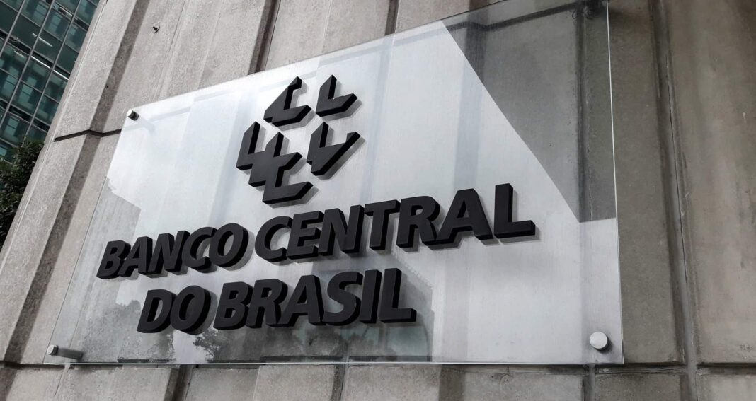 O Banco Central passou a oferecer nesta segunda-feira (1º) o BC Protege+, um novo serviço gratuito que permite que pessoas físicas e jurídicas bloqueiem a abertura de contas vinculadas ao próprio CPF ou CNPJ (Foto: X)