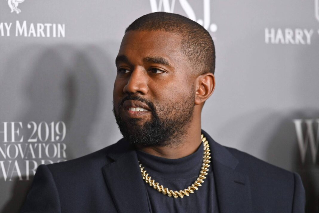 O rapper e empresário Kanye West, conhecido artisticamente como Ye, publicou nesta segunda-feira um pedido formal de desculpas após anos de declarações antissemitas e comportamentos que provocaram forte reação pública (Foto: X)