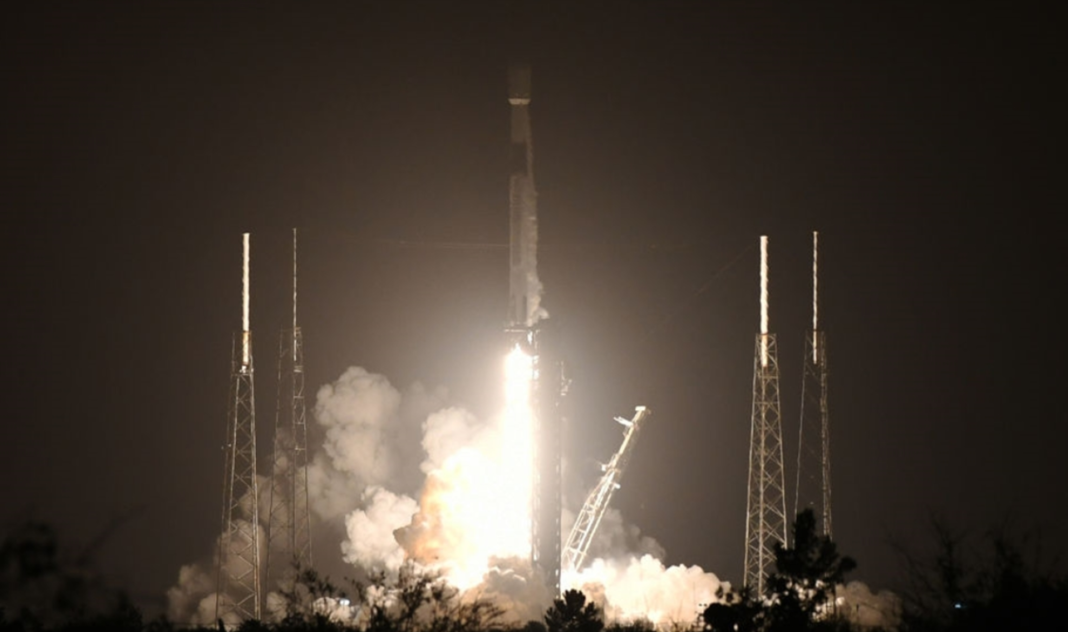 A NASA avança nos preparativos para a missão Artemis II, que deve recolocar astronautas na órbita da Lua em 2026, encerrando um hiato de 53 anos sem voos tripulados ao entorno do satélite natural (Foto:X)