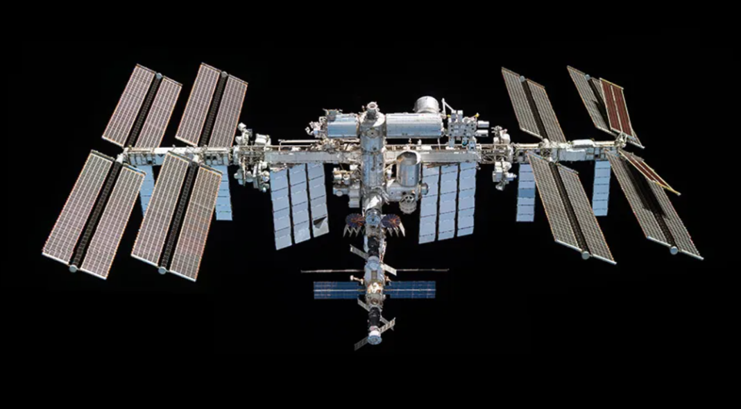 A NASA confirmou que a missão Crew-11, operada em parceria com a SpaceX, iniciará nesta quarta-feira (14) um retorno antecipado da Estação Espacial Internacional (ISS) por causa de uma “questão médica” envolvendo um dos tripulantes (Foto:X)