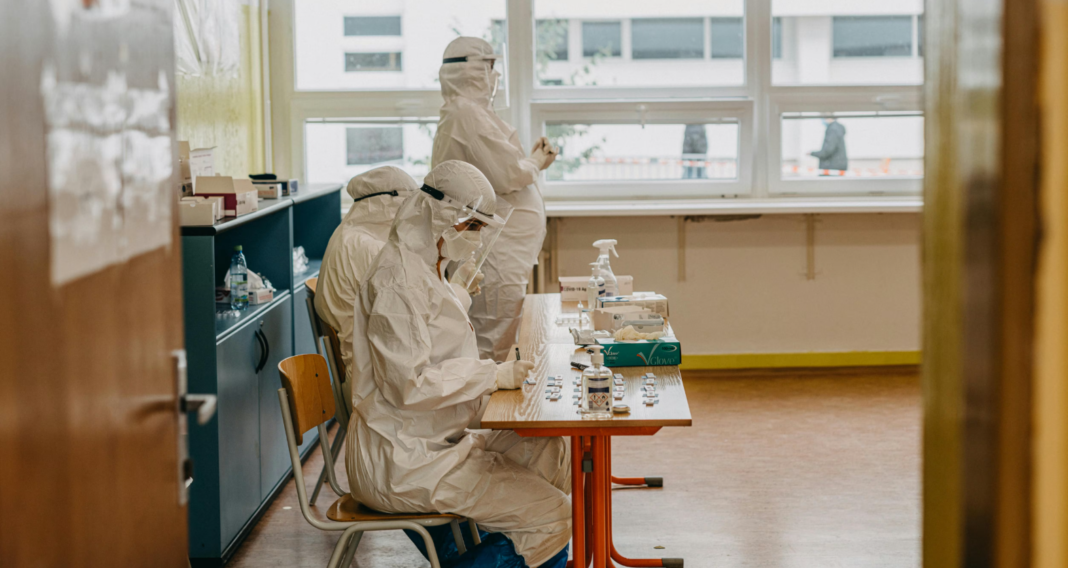 As autoridades de saúde da Índia emitiram um alerta após a confirmação de dois casos de infecção pelo vírus Nipah em um hospital do estado de Bengala Ocidental (Foto: X)