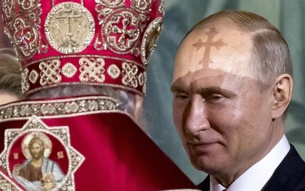 A Justiça da Rússia incluiu o chamado Movimento Satanista Internacional no rol de organizações classificadas como extremistas, decisão que passa a impedir qualquer atividade associada ao grupo em território russo (Foto: X)
