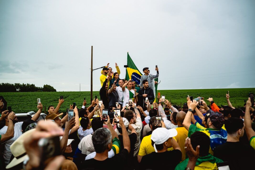 O deputado federal Nikolas Ferreira (PL-MG) encerrou nesta terça-feira (20) o segundo dia de uma mobilização que mistura gesto simbólico e articulação política (Foto: X)