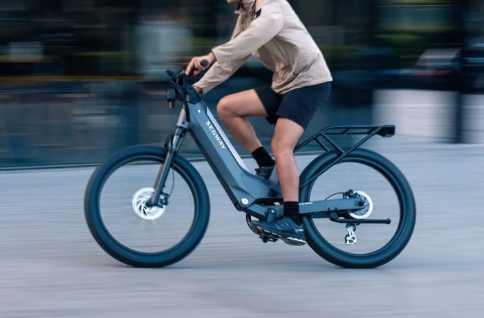 Desde 1º de janeiro de 2026, mudanças nas normas de mobilidade individual passaram a valer em todo o país e trouxeram um alerta importante para quem pretende comprar uma bicicleta elétrica (Foto: X)