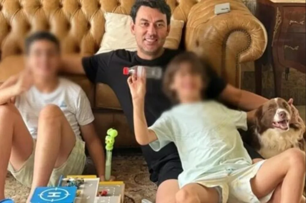 A Polícia Civil de Goiás concluiu o inquérito sobre a morte de dois irmãos em Itumbiara, no sul do estado, e confirmou que o autor dos disparos foi o próprio pai, Thales Machado, então secretário de Governo do município (Foto: X)