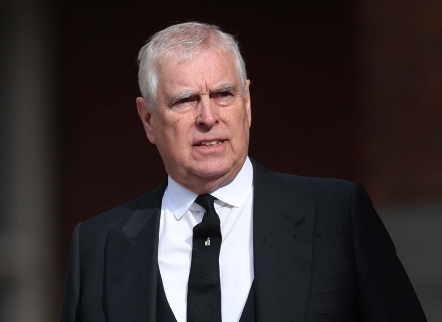 O ex-príncipe Andrew Mountbatten-Windsor foi libertado poucas horas após ter sido detido no Reino Unido sob suspeita de má conduta no exercício de cargo público (Foto: X)