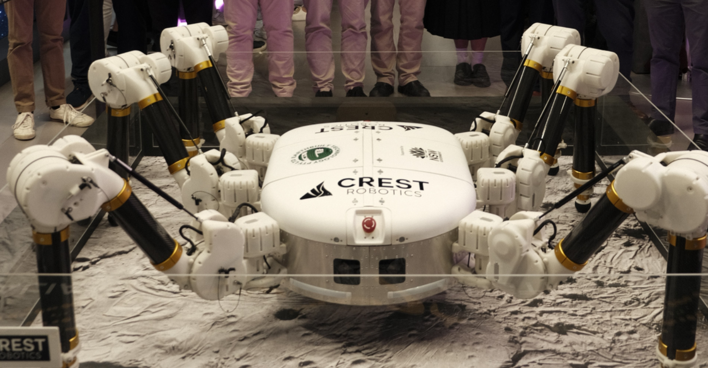 Criado a partir de uma parceria entre Crest Robotics e EarthBuilt Technology, o equipamento tem design inspirado em uma aranha e funciona com base em princ&iacute;pios semelhantes aos de impressoras 3D, depositando camadas sucessivas de material at&eacute; formar a constru&ccedil;&atilde;o (Foto: X)