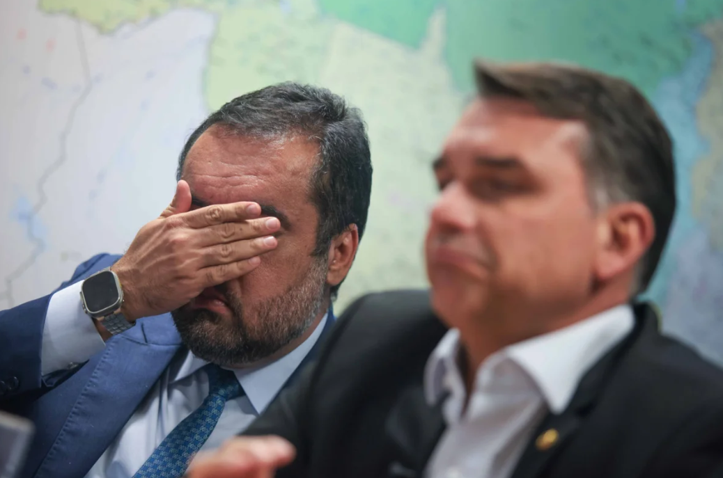 O Tribunal Superior Eleitoral retoma nesta terça-feira (24) o julgamento que pode resultar na inelegibilidade do ex-governador do Rio de Janeiro Cláudio Castro (Foto: X)