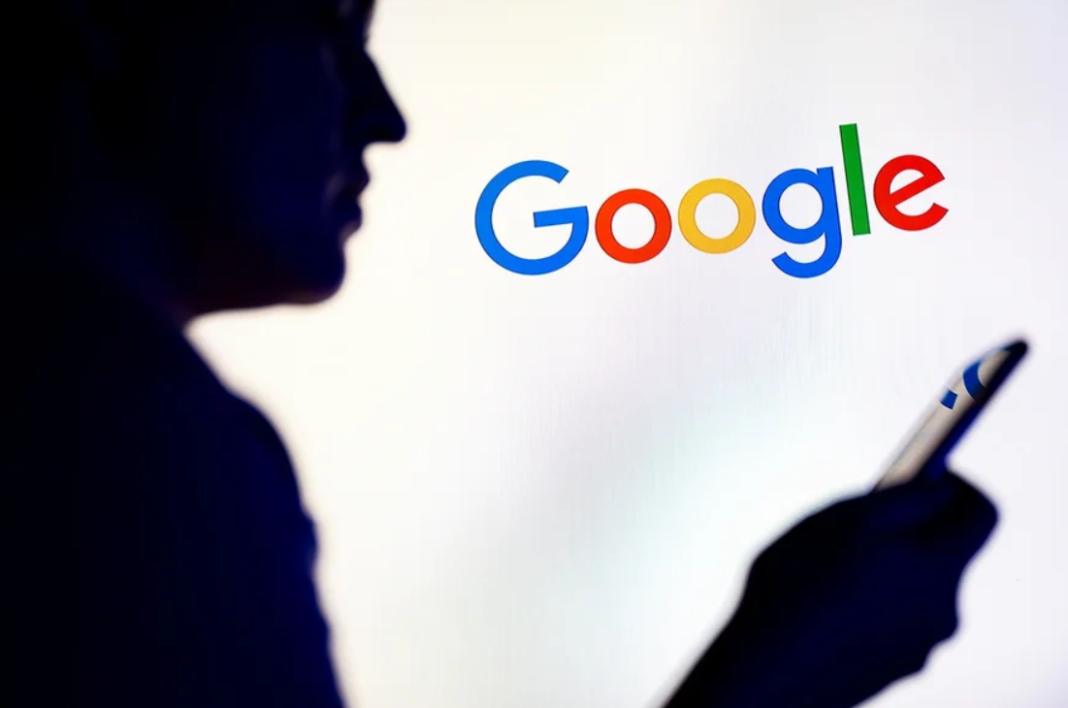 A Advocacia-Geral da União notificou o Google para retirar dos resultados de busca sites que utilizam inteligência artificial para criar imagens íntimas falsas de pessoas reais (Foto: X)