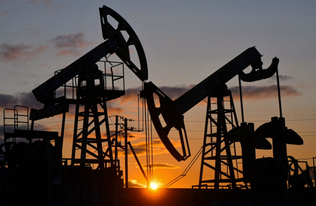 O mercado internacional de petróleo iniciou a semana em forte alta, impulsionado pelo agravamento das tensões no Oriente Médio (Foto: X)