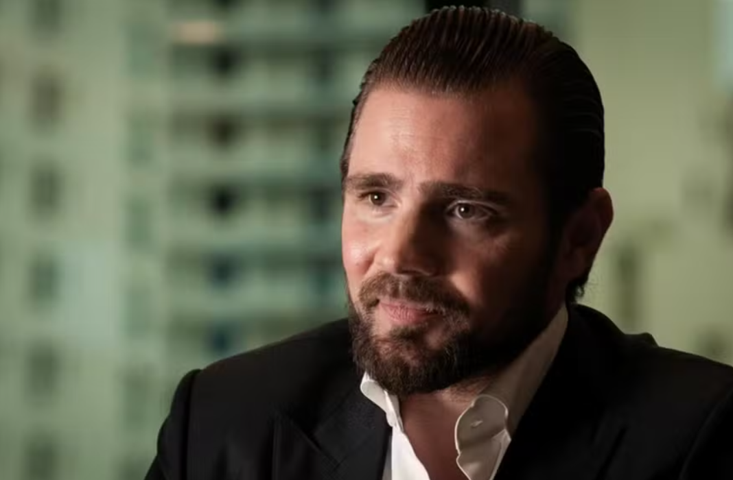 O avanço das investigações sobre a fraude bilionária envolvendo o Banco Master levou a Polícia Federal a reavaliar a importância da possível delação premiada do empresário Daniel Vorcaro (Foto: X)