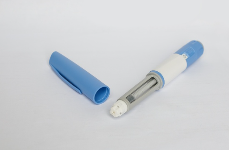 A Agência Nacional de Vigilância Sanitária aprovou o registro do Ozivy, primeiro medicamento nacional à base de semaglutida sintética autorizado para comercialização no Brasil (Foto: X)