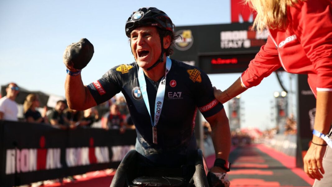 Em comunicado, familiares destacaram a despedida tranquila do atleta. “É com profunda tristeza que a família anuncia o falecimento de Alessandro Zanardi, ocorrido repentinamente ontem à noite, 1º de maio (Foto: X)