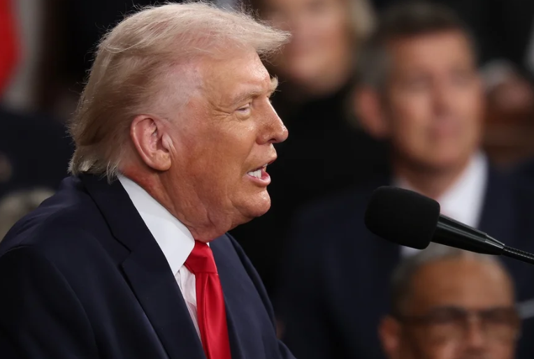 A nova ofensiva comercial do presidente dos Estados Unidos, Donald Trump, contra o Brasil já enfrenta questionamentos antes mesmo de entrar em vigor (Foto: X)