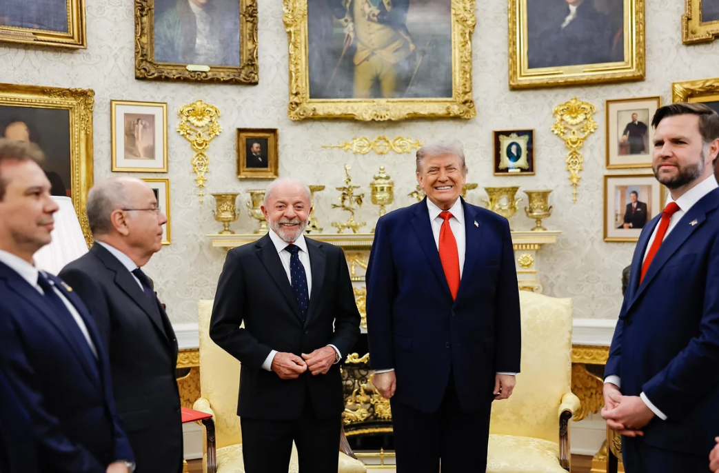 O tema ganhou força após o governo norte-americano propor tarifas de até 25% sobre importações brasileiras, além de uma taxa adicional de 12,5% sob alegações relacionadas a práticas trabalhistas (Foto: X)