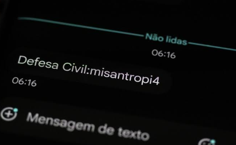 As mensagens indevidas chegaram a usuários de diversas regiões do país e levaram à suspensão temporária da plataforma utilizada para os comunicados de emergência (Foto: X)